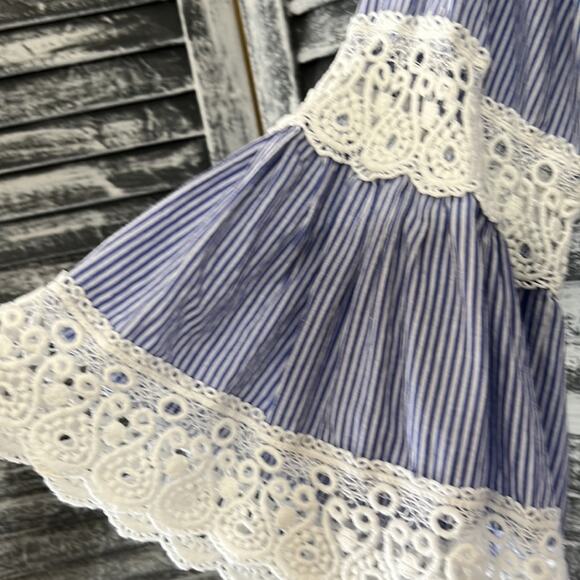 Rebellion Blue Medium Blouse 3/4 length Flounce Lace Trimmed Sleeve - Picture 4 of 4